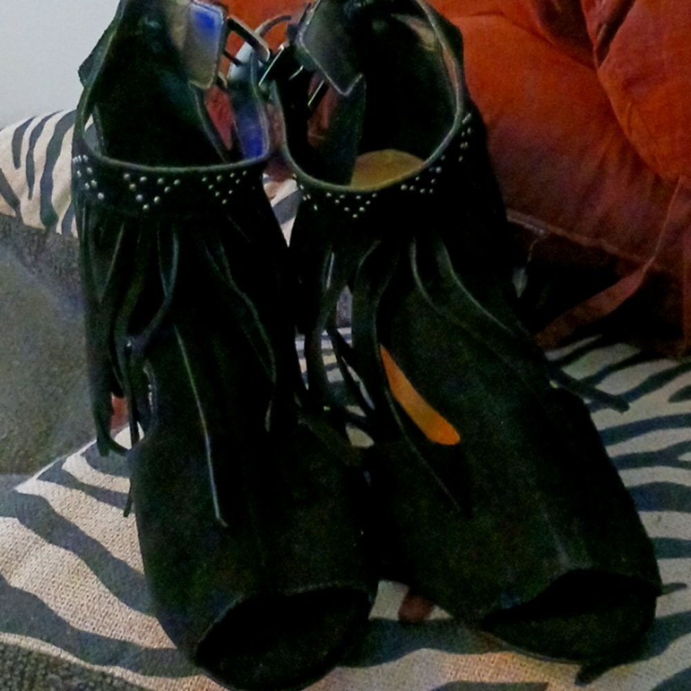 NWOT Black Chinese Laundry Suede Boho fringe Open Toe Booties, size 9